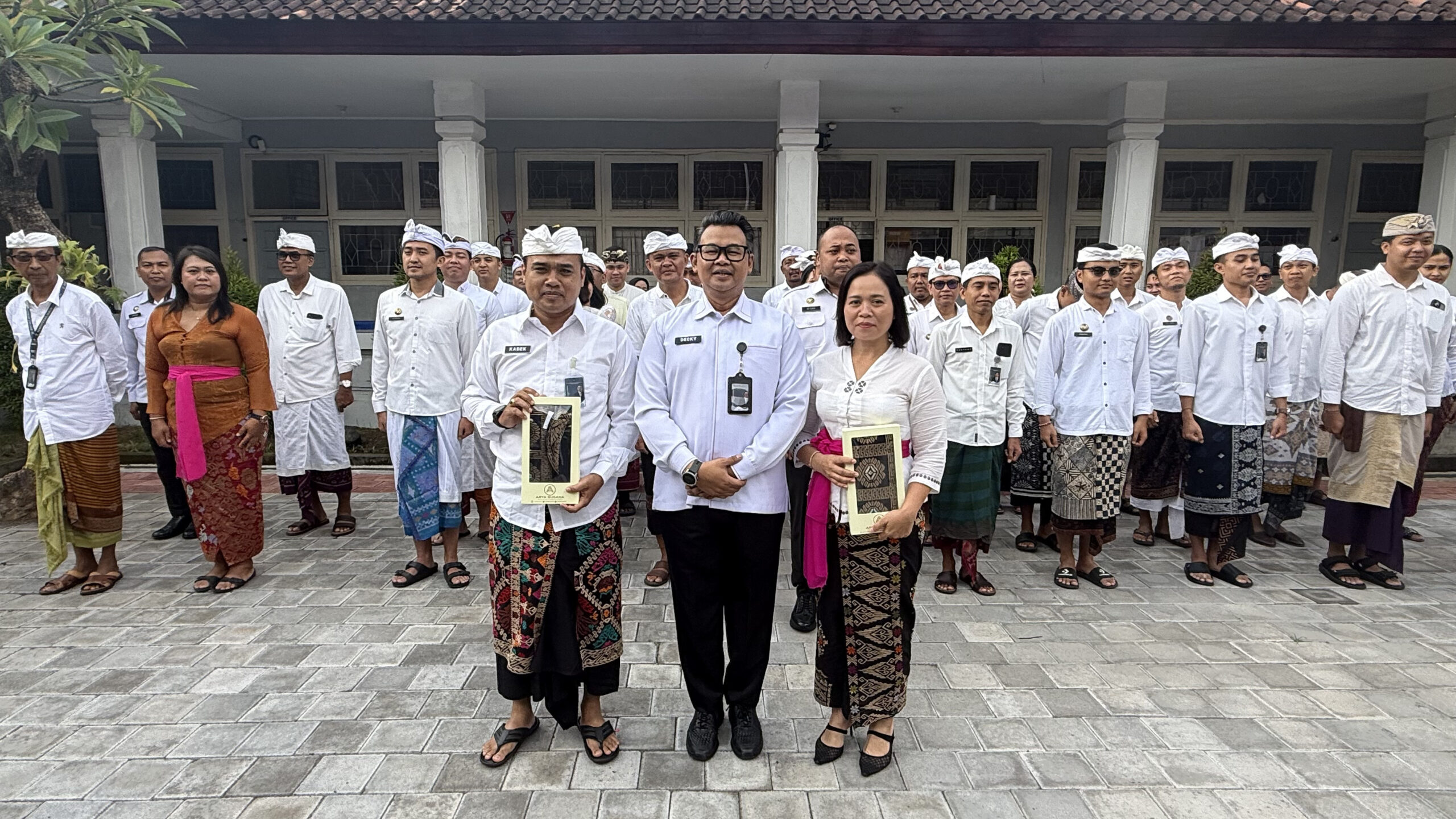 Momentum Kebersamaan dan Apresiasi Pengabdian, Kanwil Ditjenpas Bali Melaksanakan Apel Pagi Sekaligus Perpisahan Kabid Pembimbingan Kemasyarakatan