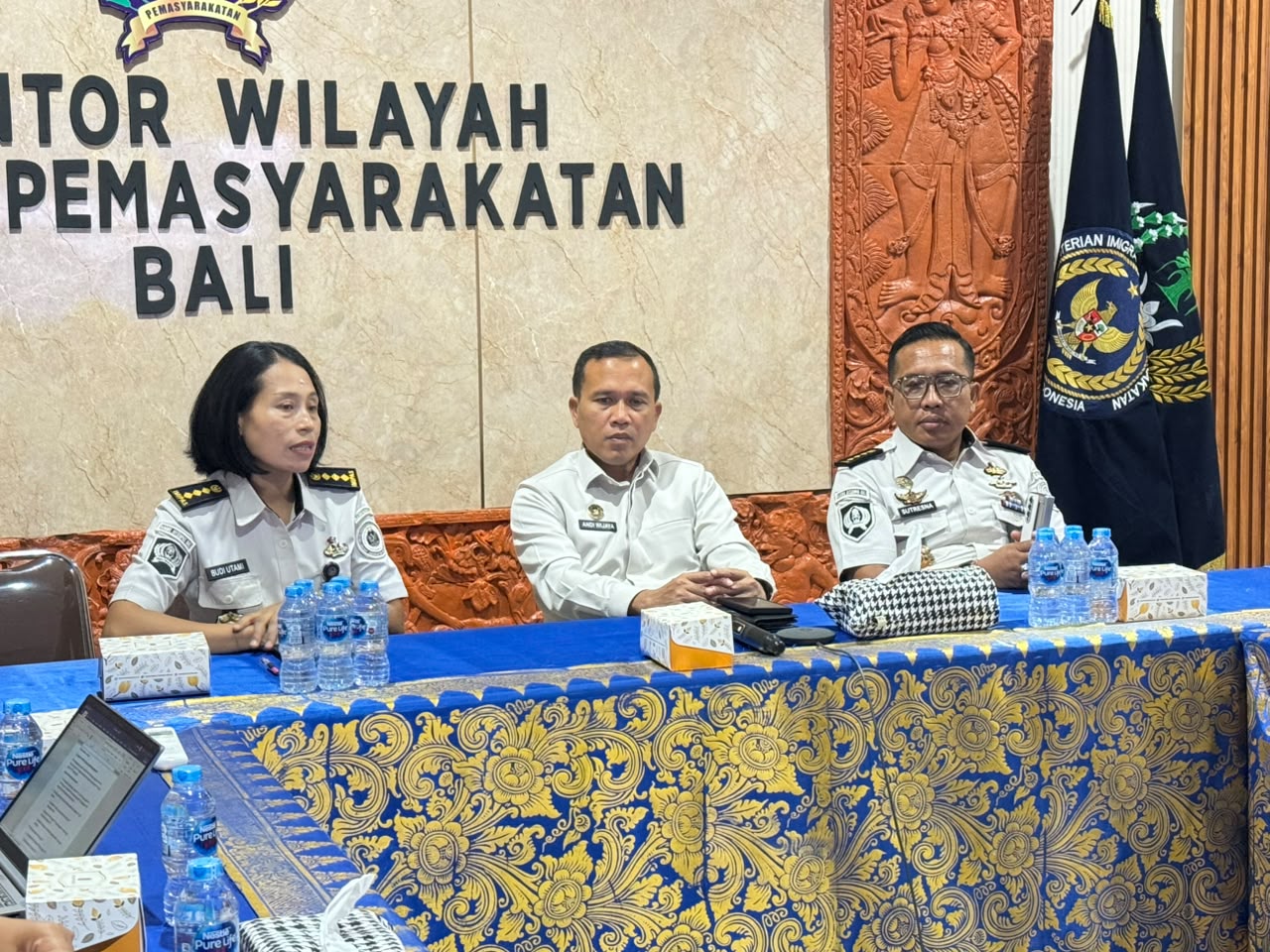 Ka Kanwil Ditjenpas Bali Gelar Rapat Internal, Bersama Jajaran Pegawai Perkuat Sinergi dan Evaluasi Kinerja
