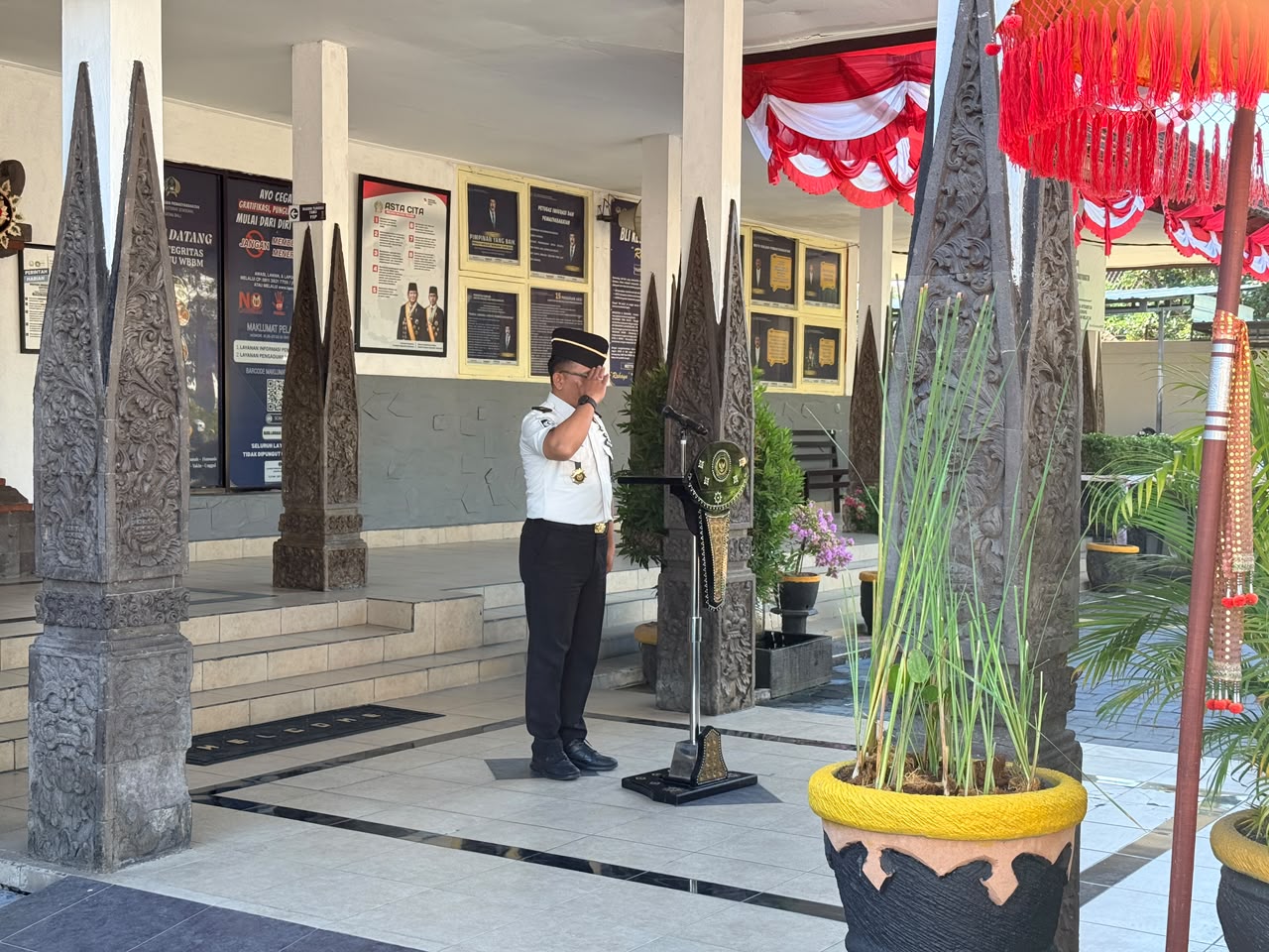 TEGUHKAN KEDISIPLINAN, Kanwil Ditjenpas Bali Rutin Laksanakan Apel Sore